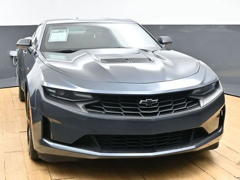 Used 2023 Chevrolet Camaro LT RWD image 4