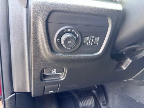 Used 2024 Jeep Grand Cherokee L Limited AWD/4WD image 34