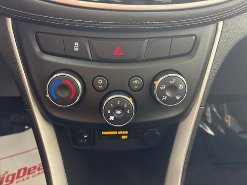 Used 2022 Chevrolet Traverse LT AWD/4WD image 34