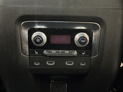 Used 2023 GMC Yukon XL Denali Ultimate AWD/4WD image 38