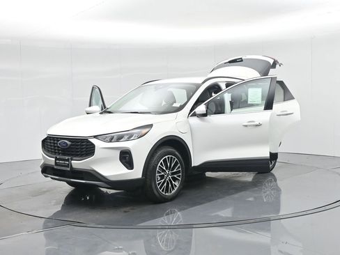 New 2025 Ford Escape SE image 32