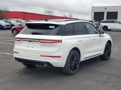 New 2026 Lincoln Corsair Premiere image 4