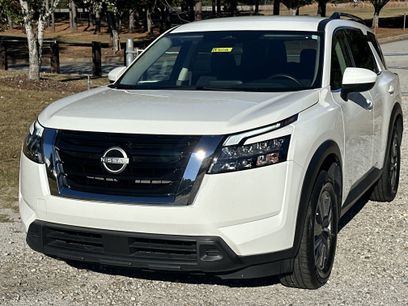 Used 2025 Nissan Pathfinder SV