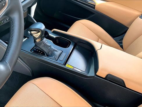 Used 2024 Lexus ES 350 w/ Premium Package FWD image 14