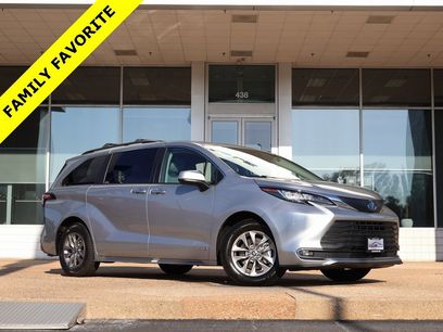 Used 2021 Toyota Sienna XLE