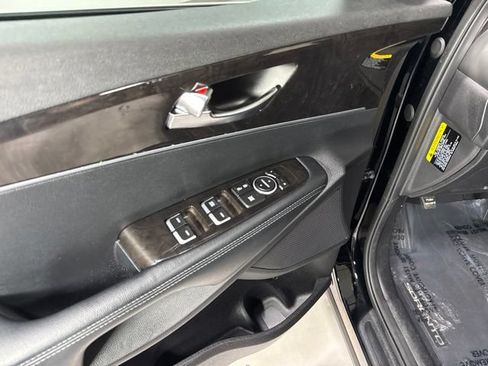 Used 2016 Kia Sorento AWD image 8