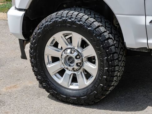 Used 2021 Ford F250 Platinum w/ FX4 Off-Road Package AWD/4WD image 63