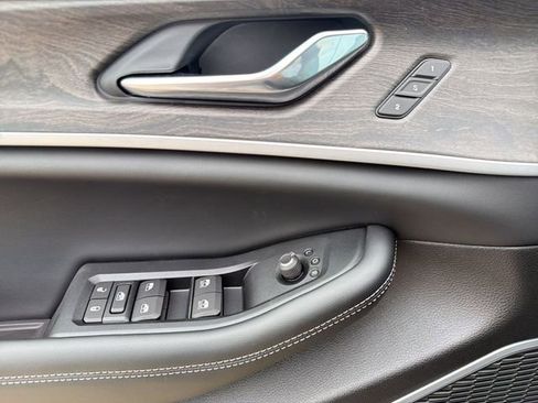 New 2026 Jeep Grand Cherokee L Limited image 21