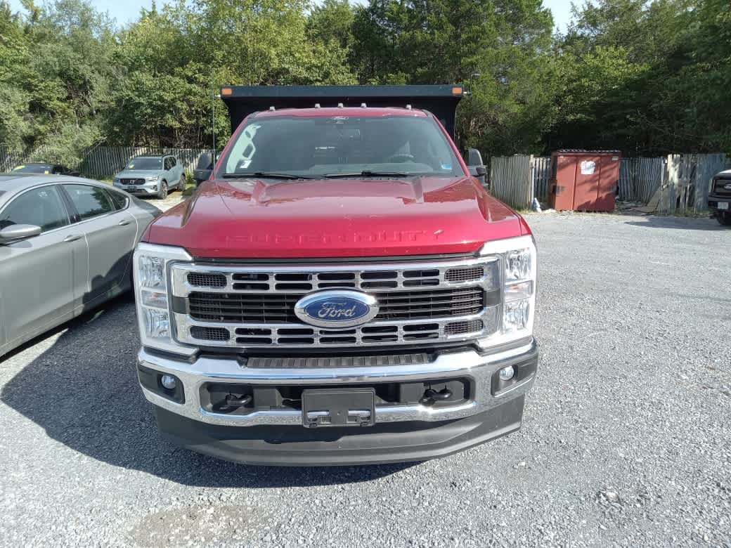Used 2025 Ford F350 XLT w/ XLT Value Package AWD/4WD image 2