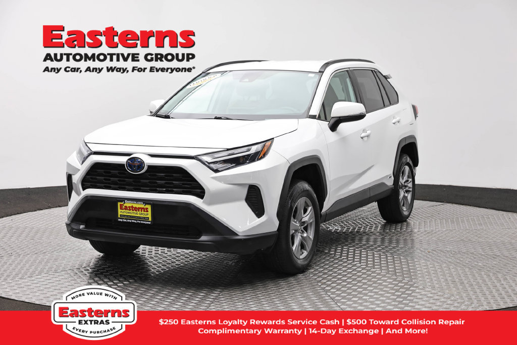 Used 2023 Toyota RAV4 LE AWD/4WD image 1