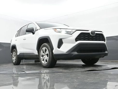 Used 2023 Toyota RAV4 LE FWD image 9