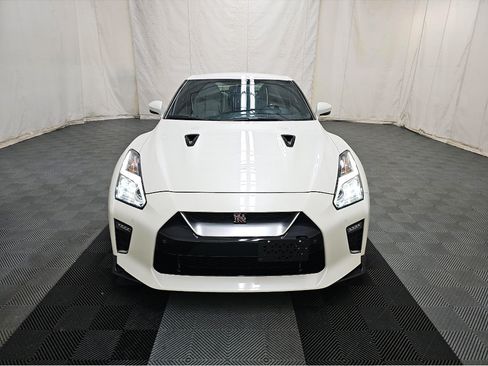 Used 2023 Nissan GT-R Premium AWD/4WD image 2
