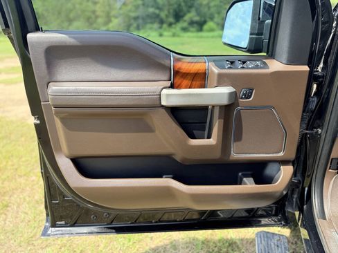 Used 2017 Ford F150 King Ranch w/ Equipment Group 601A Luxury AWD/4WD image 30
