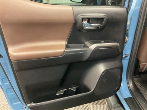 Used 2019 Toyota Tacoma Limited image 26