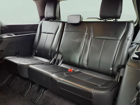 Used 2020 Ford Expedition XLT w/ Equipment Group 202A image 11