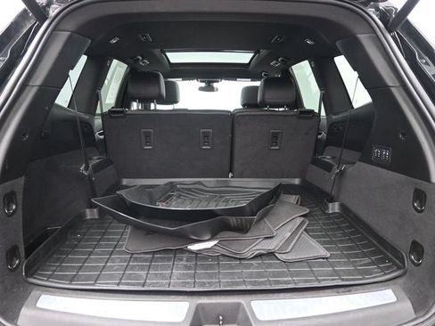 Used 2025 Cadillac XT6 Premium Luxury AWD/4WD image 27
