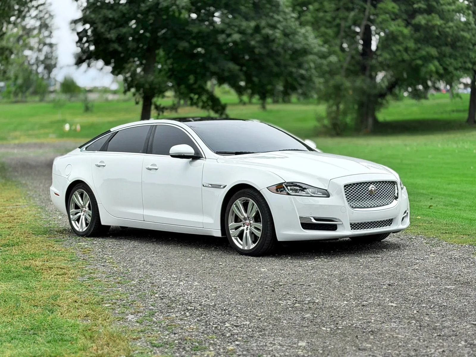 Used 2017 Jaguar XJ L Portfolio AWD/4WD image 31