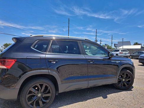 Used 2022 Volkswagen Taos SE FWD image 5