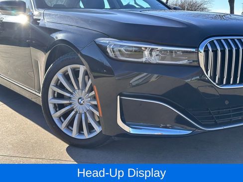 Used 2022 BMW 740i 740i w/ Premium Package image 2