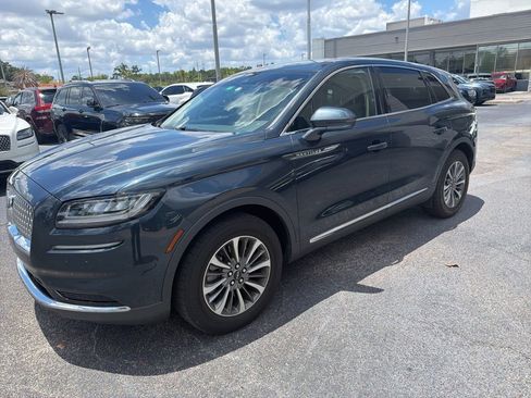 Used 2022 Lincoln Nautilus FWD w/ Premium Package image 5