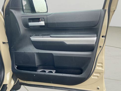 Used 2017 Toyota Tundra SR5 AWD/4WD image 14