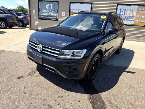 Used 2020 Volkswagen Tiguan S image 1