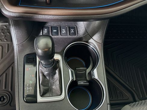 Used 2018 Toyota Highlander LE image 17