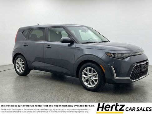 Used 2025 Kia Soul LX w/ LX Technology Package FWD image 1
