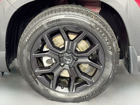 Certified 2025 Honda Pilot Black Edition image 34