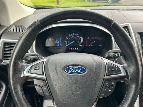 Used 2019 Ford Edge Titanium w/ Cold Weather Package AWD/4WD image 17