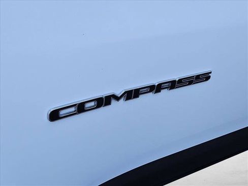 Used 2022 Jeep Compass Latitude image 30