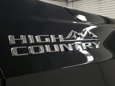 Used 2022 Chevrolet Tahoe High Country image 8