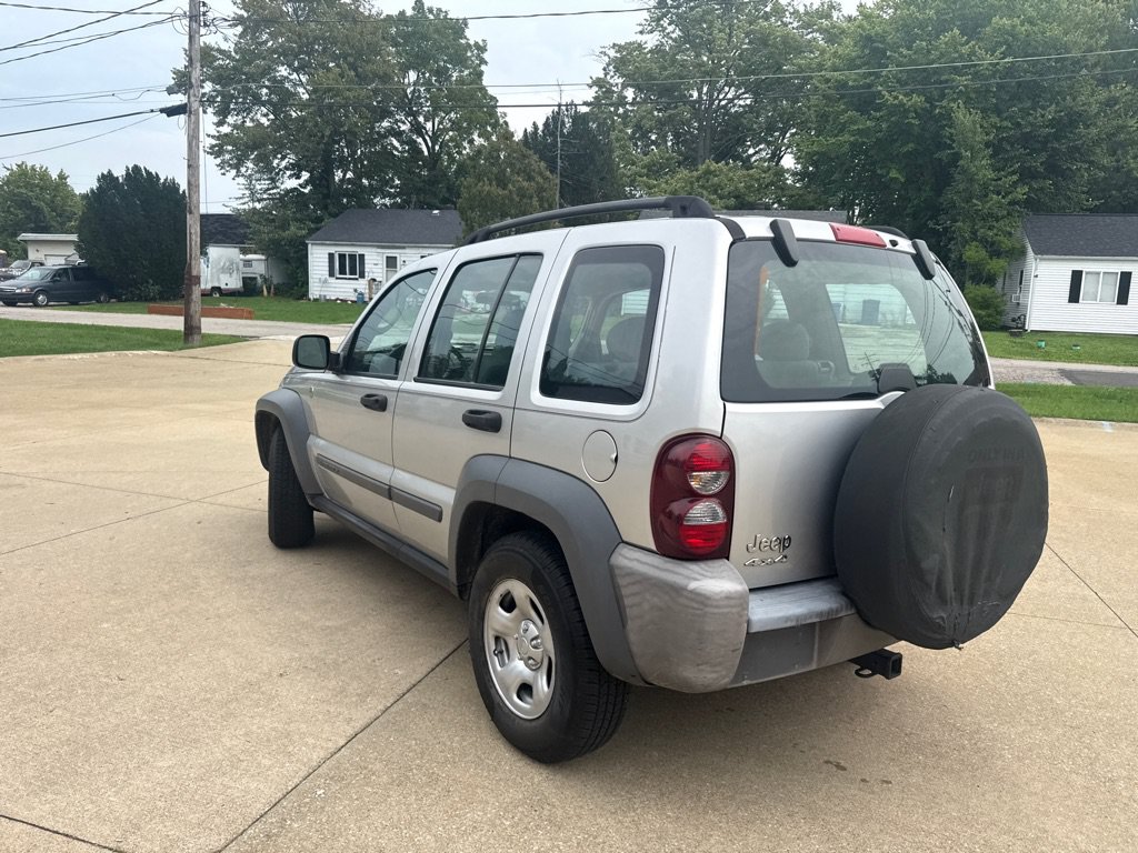 Used 2006 Jeep Liberty Sport AWD/4WD image 8