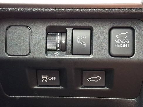 Used 2017 Subaru Forester 2.5i Limited AWD/4WD image 21