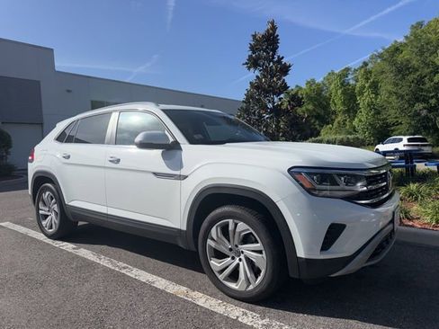 Used 2022 Volkswagen Atlas Cross Sport SE image 1