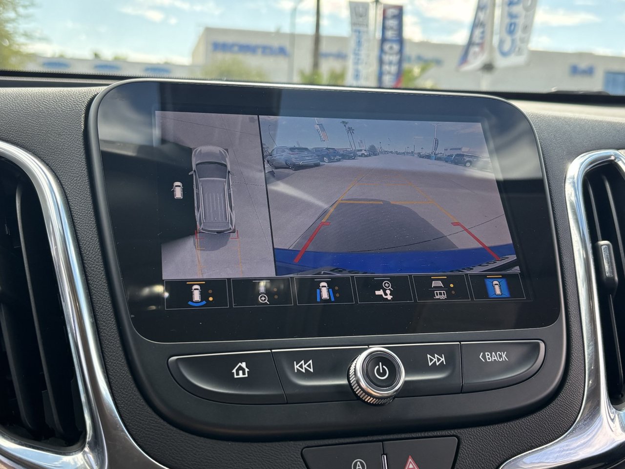 Used 2024 Chevrolet Equinox LT FWD image 22