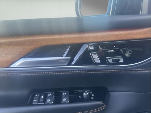 Used 2024 Jeep Grand Wagoneer L Series III AWD/4WD image 14