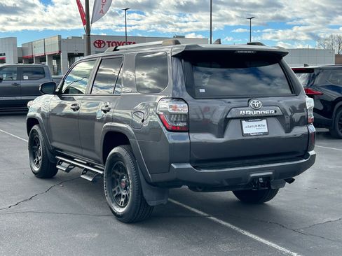 Used 2020 Toyota 4Runner SR5 image 3