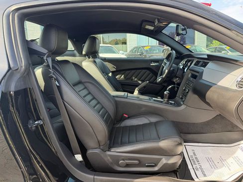 Used 2011 Ford Mustang Premium w/ 202A Rapid Spec Order Code RWD image 12
