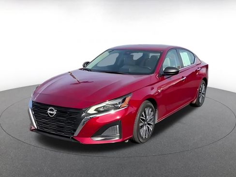 Used 2025 Nissan Altima 2.5 SV image 7