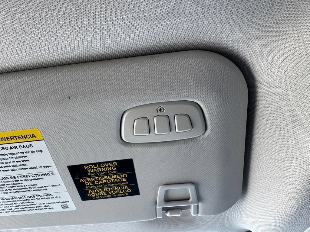 Used 2023 Ford Escape Platinum w/ Premium Technology Package AWD/4WD image 19