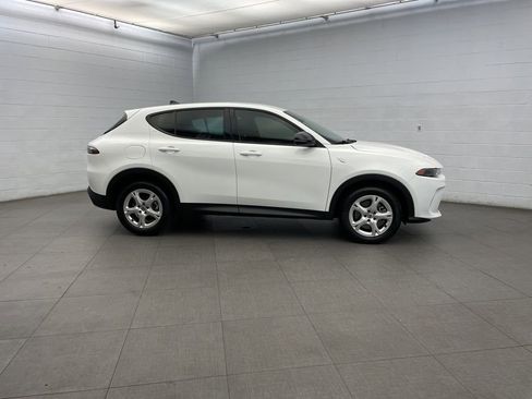 New 2025 Dodge Hornet GT w/ Cold Weather Group image 2