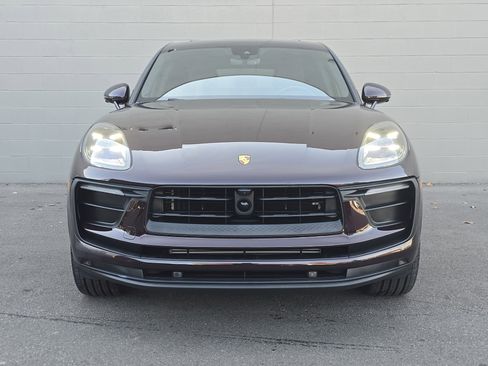 Certified 2025 Porsche Macan image 6