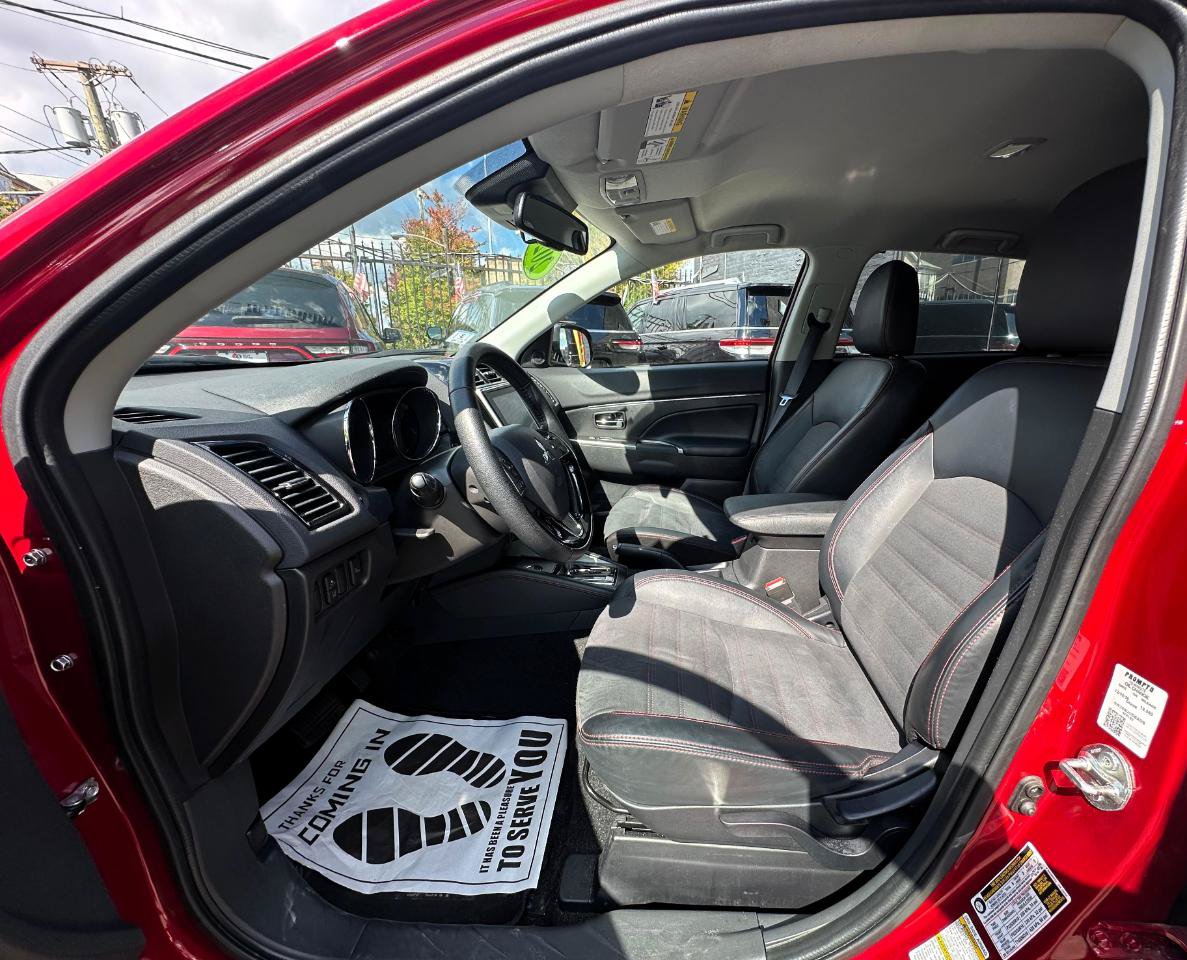 Used 2025 Mitsubishi Outlander Sport LE AWD/4WD image 20