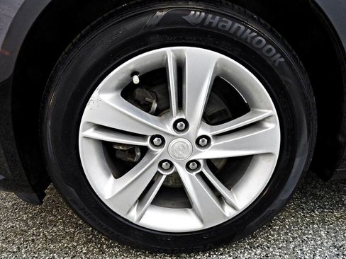 Used 2018 Buick Regal Preferred image 18