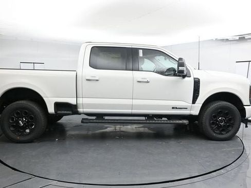New 2026 Ford F250 Lariat w/ Black Appearance Package AWD/4WD image 13