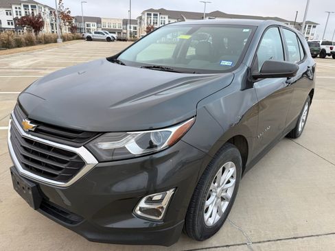 Used 2018 Chevrolet Equinox LS image 12