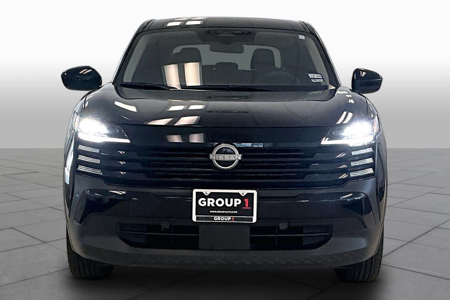 Used 2025 Nissan Kicks SV FWD image 3