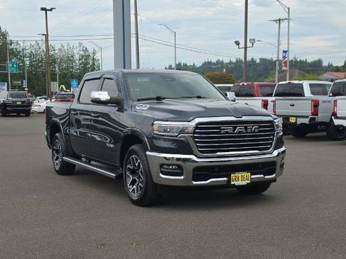 Used 2025 RAM 1500 Laramie AWD/4WD image 2