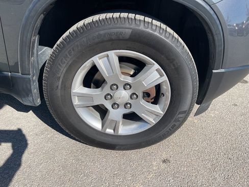 Used 2011 GMC Acadia SLE image 10